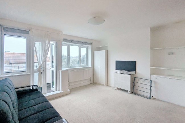 98 Glen Albyn Road, Southfields, London, SW19 6HE 5