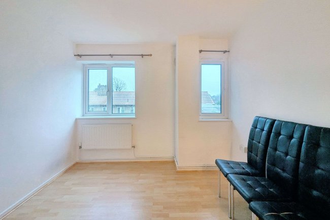 98 Glen Albyn Road, Southfields, London, SW19 6HE 5