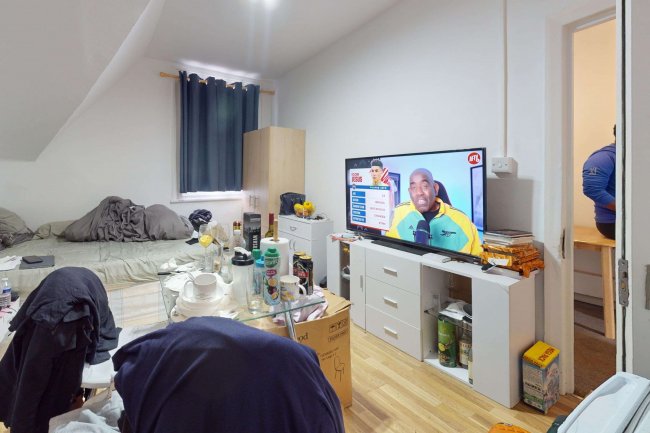 9 Brampton Park Road, Hornsey, London, N22 6BG 8