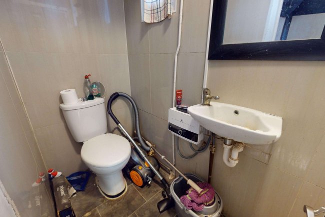 9 Brampton Park Road, Hornsey, London, N22 6BG 8