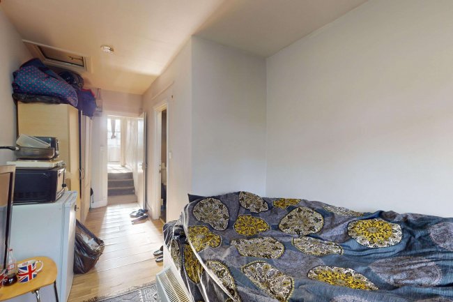 9 Brampton Park Road, Hornsey, London, N22 6BG 8