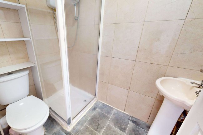 9 Brampton Park Road, Hornsey, London, N22 6BG 8