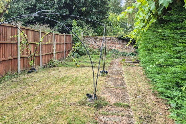 27 Roydon Road, Diss, Norfolk, IP22 4LN 6