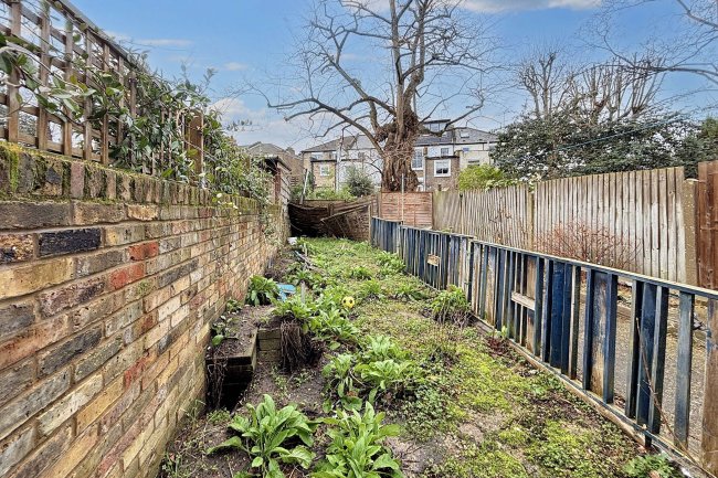 66A & 66B Lauriston Road, Hackney, London E9 7EY 4