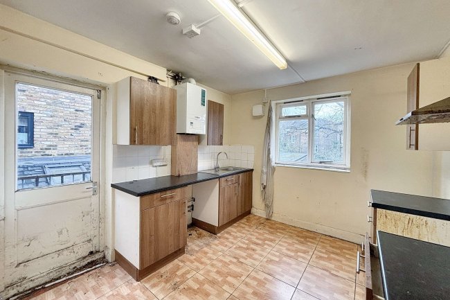 66A & 66B Lauriston Road, Hackney, London E9 7EY 4