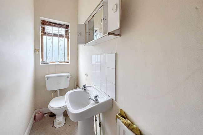 66A & 66B Lauriston Road, Hackney, London E9 7EY 4