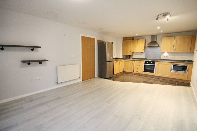 9 Catalonia Apartments, Metropolitan Station Approach, Watford, WD18 7BL 8