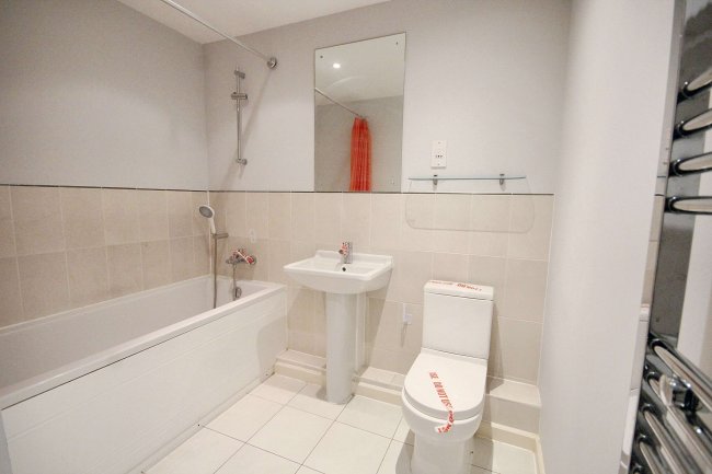 9 Catalonia Apartments, Metropolitan Station Approach, Watford, WD18 7BL 8