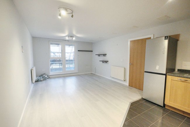 9 Catalonia Apartments, Metropolitan Station Approach, Watford, WD18 7BL 8