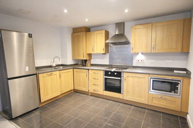 9 Catalonia Apartments, Metropolitan Station Approach, Watford, WD18 7BL 8