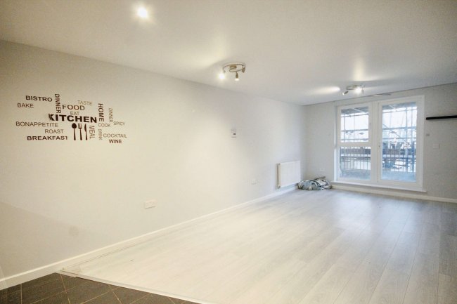 9 Catalonia Apartments, Metropolitan Station Approach, Watford, WD18 7BL 8