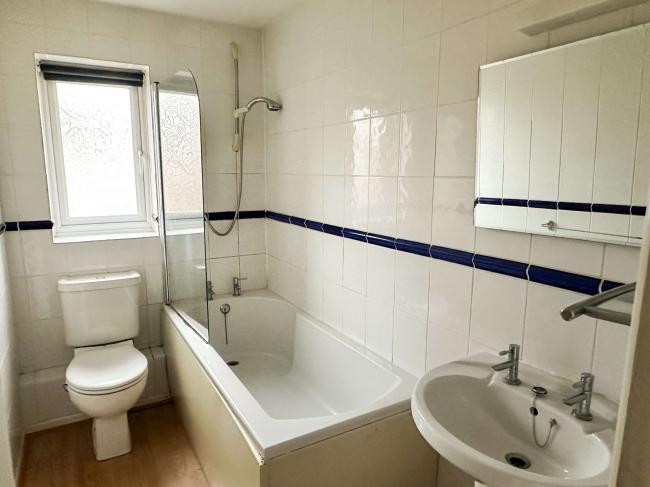 71 Churchwood Drive, Tangmere, Chichester PO20 2GY 2