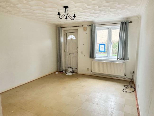 71 Churchwood Drive, Tangmere, Chichester PO20 2GY 2