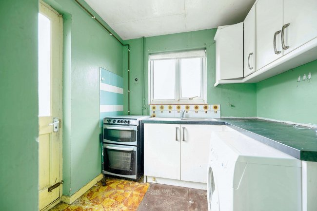 50 Duncan Road, Chichester, PO19 3NG 7