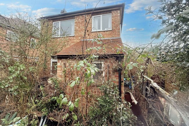 50 Wilmot Street, Nottingham, NG10 3GY 8