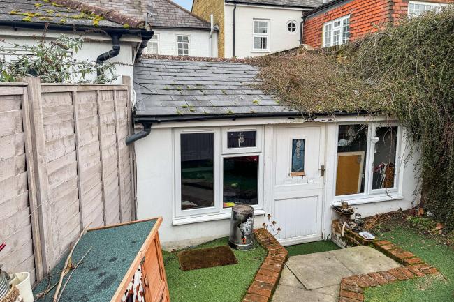 Flats A B and C, 165 French Street, Sunbury on Thames, Surrey, TW16 5JY 7