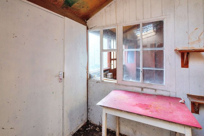 75 South Park Drive, Seven Kings, Ilford, IG3 9AB 5