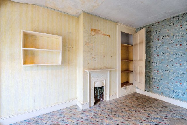 75 South Park Drive, Seven Kings, Ilford, IG3 9AB 5