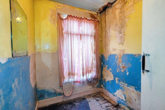 75 South Park Drive, Seven Kings, Ilford, IG3 9AB 5