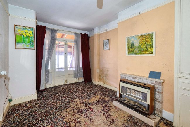 75 South Park Drive, Seven Kings, Ilford, IG3 9AB 5