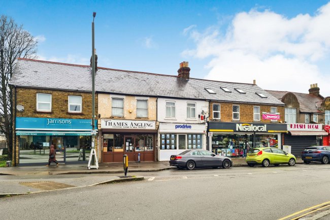 11 Feltham Road, Ashford, TW15 1DQ 9