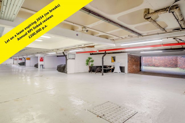 Caister House Garage, Roman Way, Islington, London, N7 8XL 10