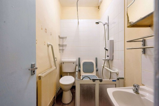 19A & B Rigeley Road, Harlesden ,London NW10 6AR 3