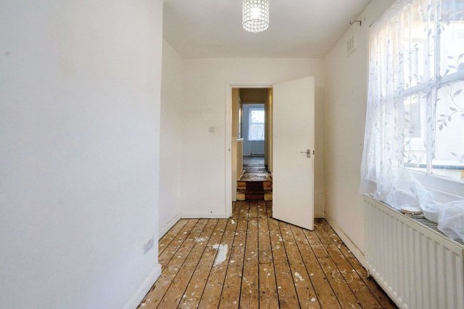 19A & B Rigeley Road, Harlesden ,London NW10 6AR 3