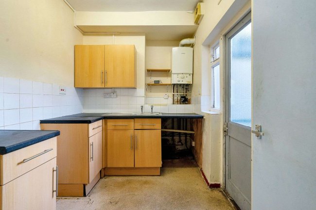 19A & B Rigeley Road, Harlesden ,London NW10 6AR 3