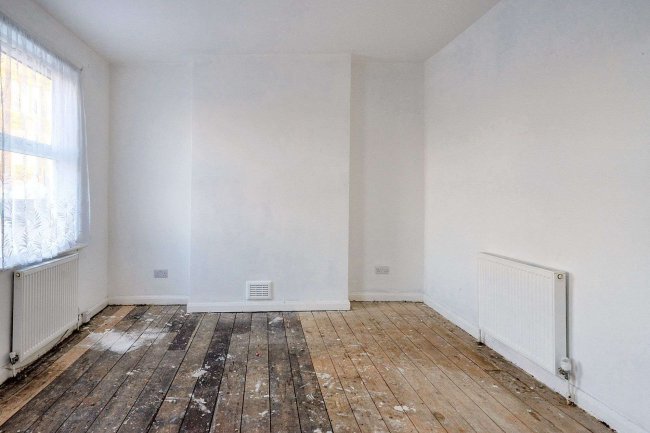 19A & B Rigeley Road, Harlesden ,London NW10 6AR 3