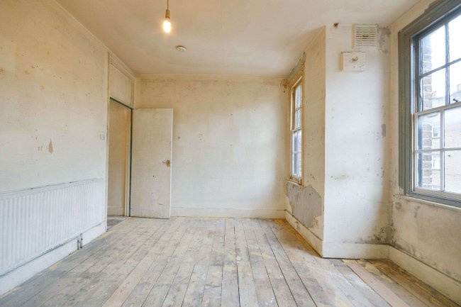 8a Goodwin Road, Shepherds Bush, London W12 9HX 3