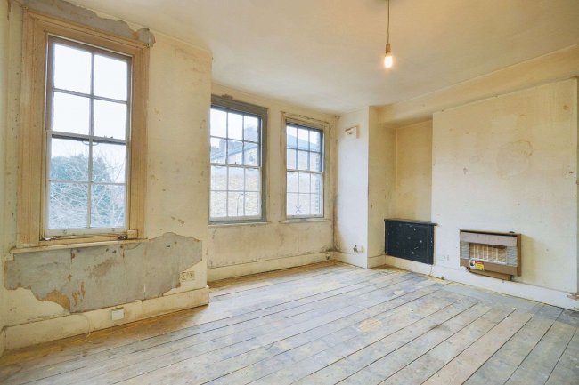 8a Goodwin Road, Shepherds Bush, London W12 9HX 3