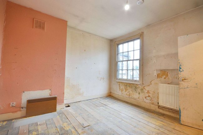 8a Goodwin Road, Shepherds Bush, London W12 9HX 3