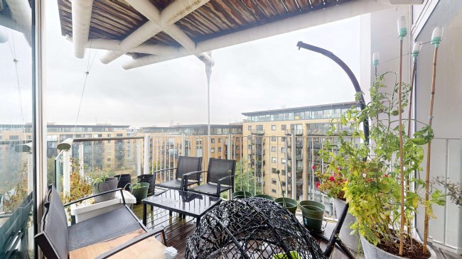 Flat 254 Berglen Court, 7 Branch Road, Canary Wharf, London, E14 7JZ 1