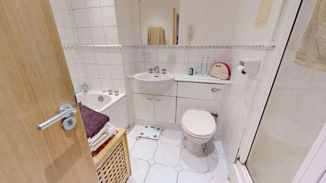 Flat 254 Berglen Court, 7 Branch Road, Canary Wharf, London, E14 7JZ 1