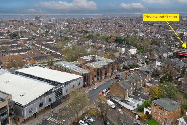Ivy Hall, 100-102 Cricklewood Ln, London NW2 2DQ 9