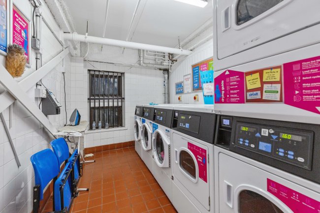 Ivy Hall, 100-102 Cricklewood Ln, London NW2 2DQ 9