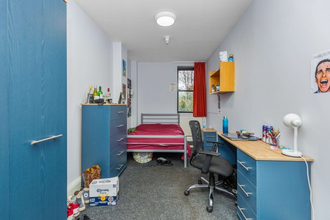 Ivy Hall, 100-102 Cricklewood Ln, London NW2 2DQ 9
