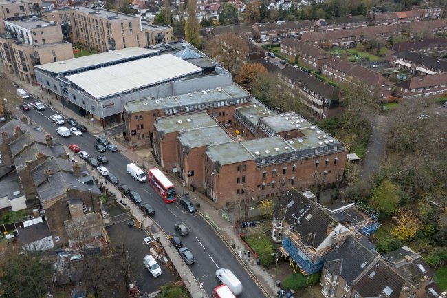 Ivy Hall, 100-102 Cricklewood Ln, London NW2 2DQ 9