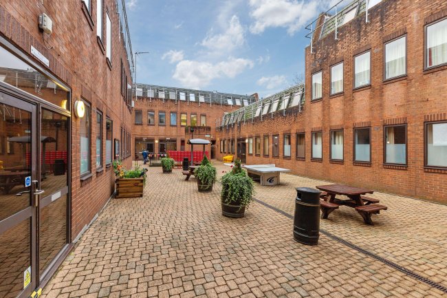 Ivy Hall, 100-102 Cricklewood Ln, London NW2 2DQ 9