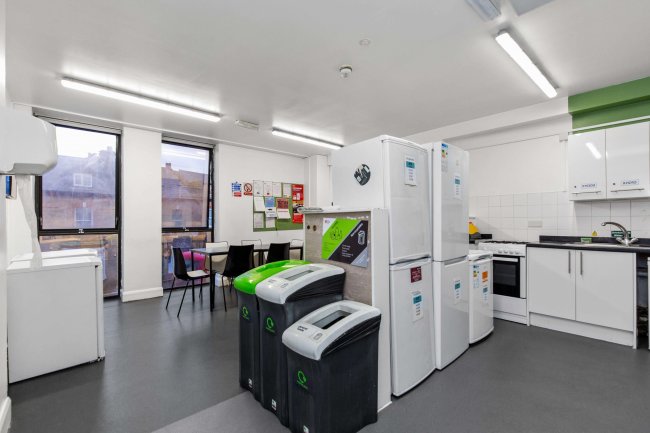 Ivy Hall, 100-102 Cricklewood Ln, London NW2 2DQ 9
