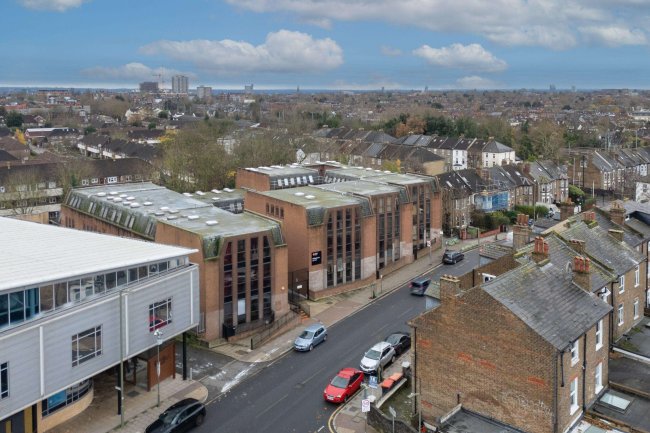 Ivy Hall, 100-102 Cricklewood Ln, London NW2 2DQ 9
