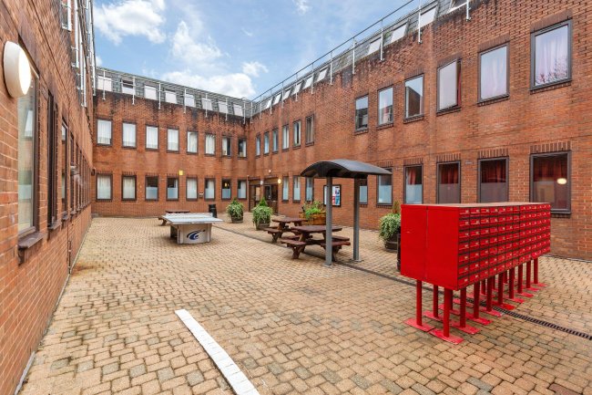 Ivy Hall, 100-102 Cricklewood Ln, London NW2 2DQ 9