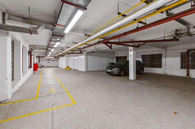 Ivy Hall, 100-102 Cricklewood Ln, London NW2 2DQ 9