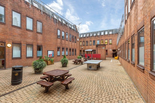 Ivy Hall, 100-102 Cricklewood Ln, London NW2 2DQ 9