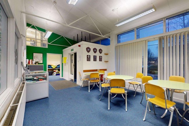 33 Giesbach Road, London N19 3DA 1