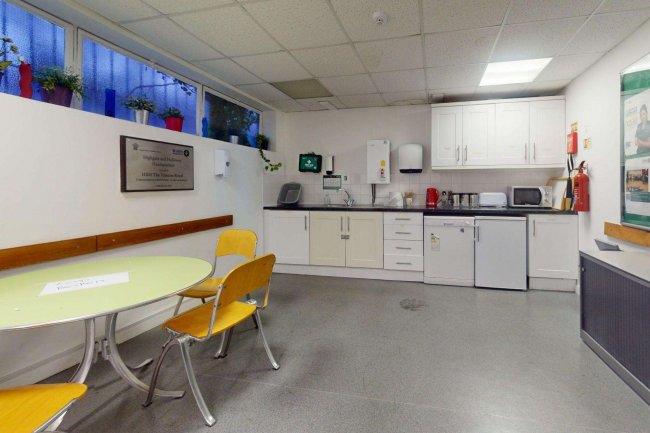 33 Giesbach Road, London N19 3DA 1