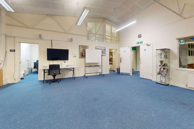 33 Giesbach Road, London N19 3DA 1