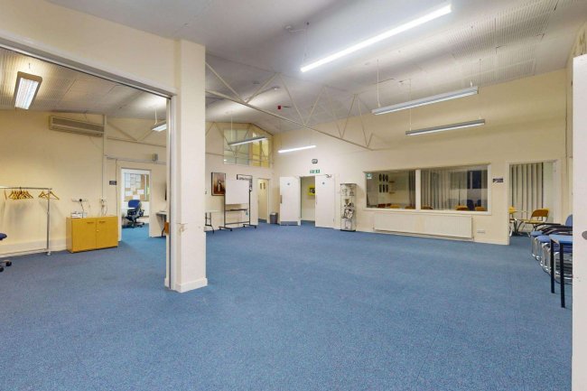 33 Giesbach Road, London N19 3DA 1