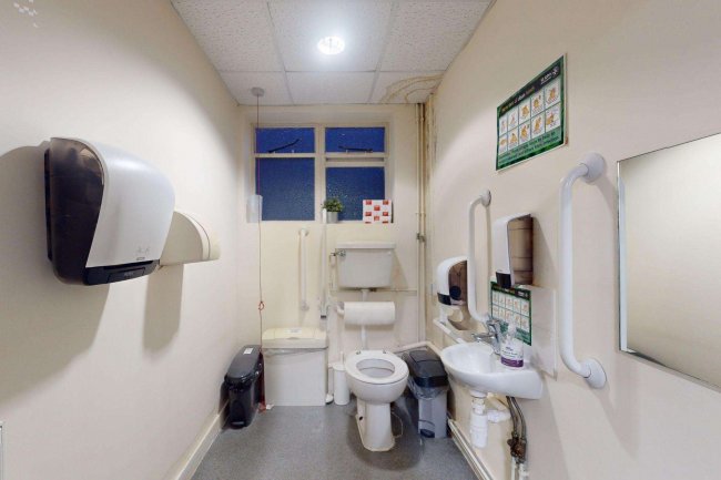 33 Giesbach Road, London N19 3DA 1